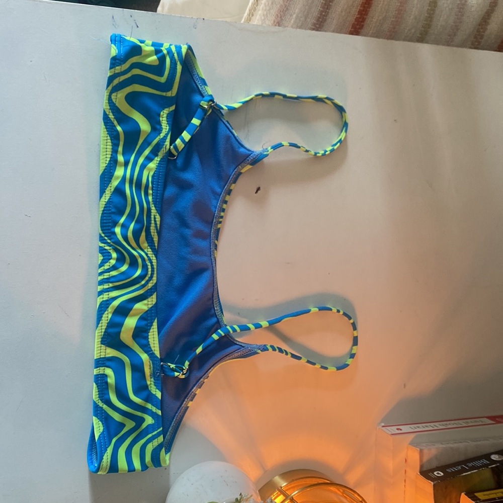 Bathing suit - Picture 2 of 3